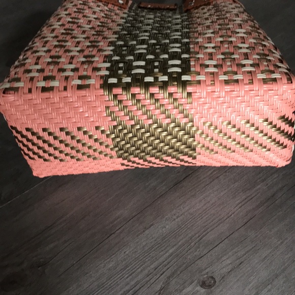 New Womenโs Hand-Made Spa/Resort Hand Bag - Picture 8 of 12